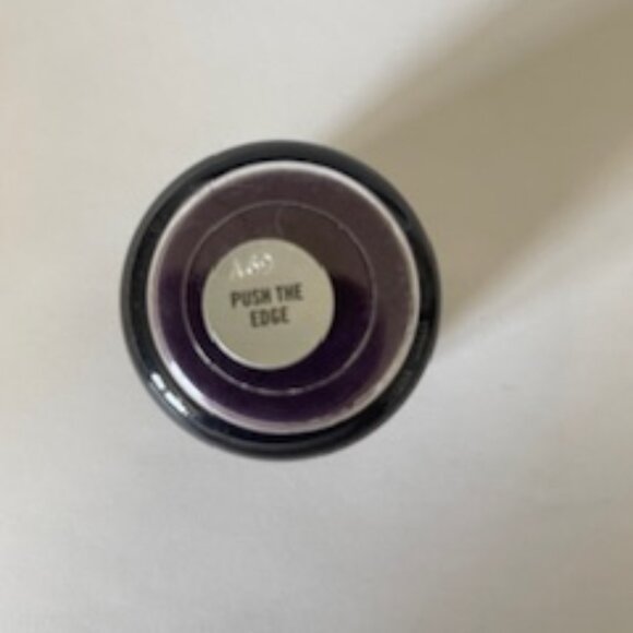MAC Push The Edge Pigment - Picture 2 of 4